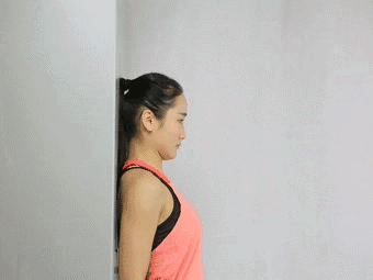 几个办公室小动作教你变挺拔