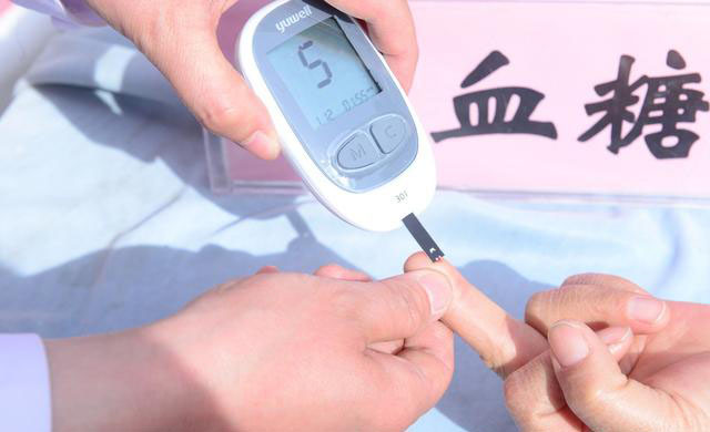 成年人空腹血糖小於5.6mmol/l,餐後兩小時小於7.8mmol/l是正常的.